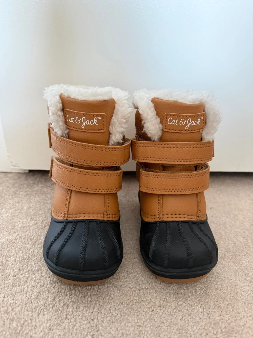 Cat & Jack Kids Tan and Black Treaded Winter Boots